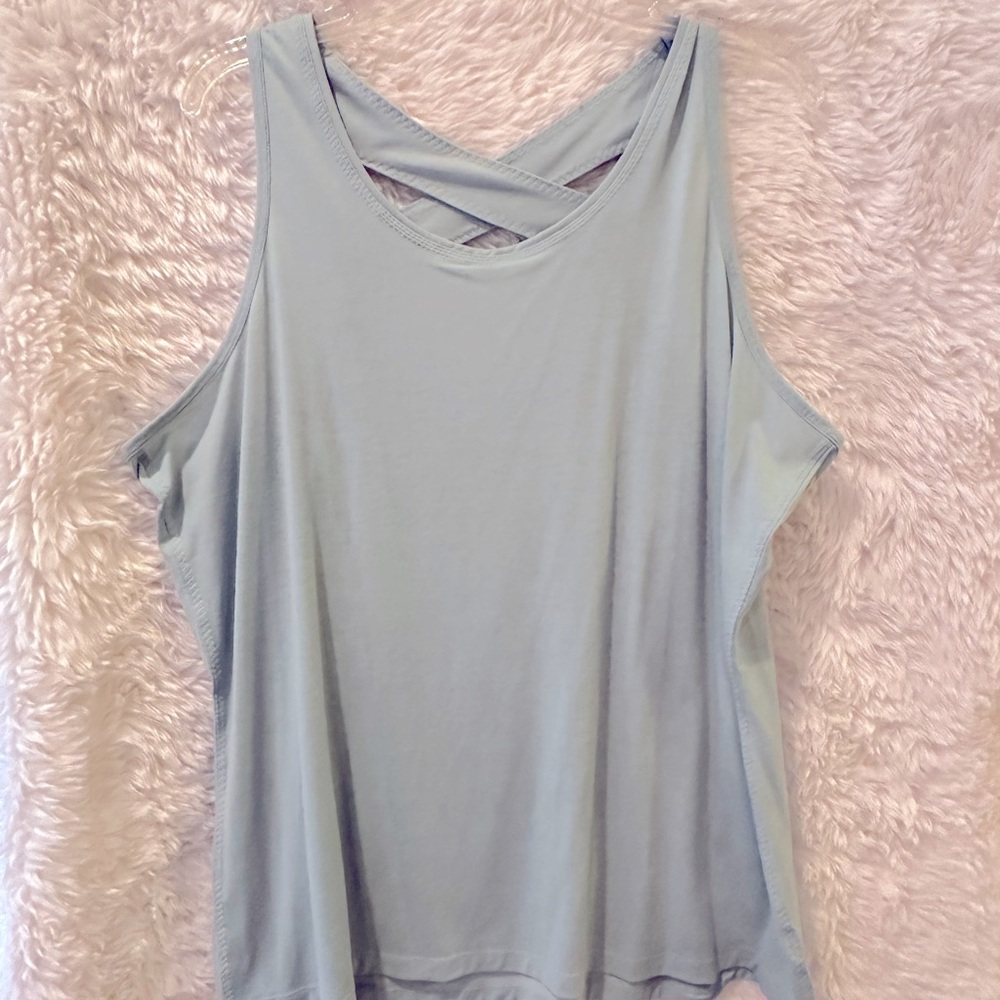 Danskin Now Sleeveless Women's Top